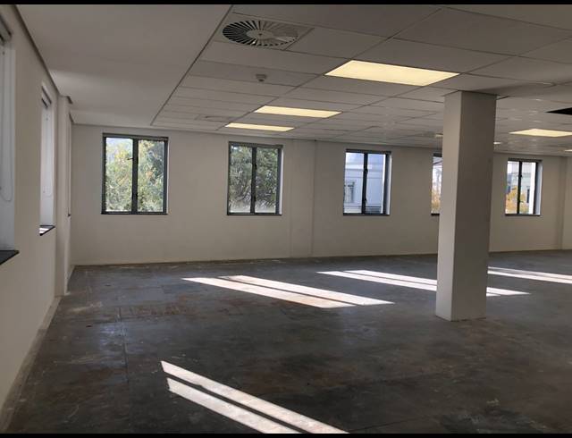 260M² OFFICE TO LET IN SANDHURST